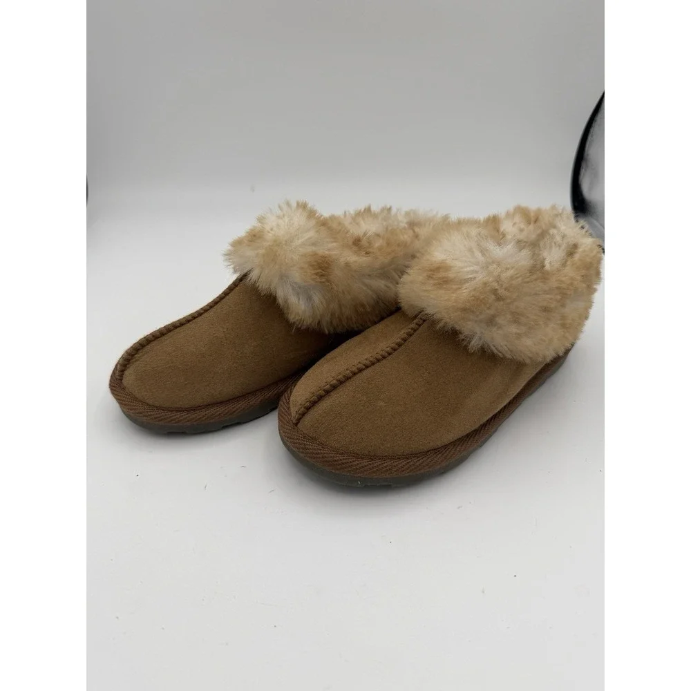 Target Kids Size 12 Brown Faux Fur Lined Moccasin Slippers Slip On. 1802
